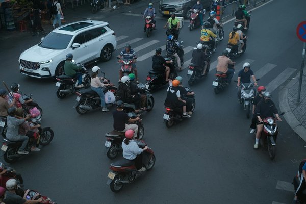 Wie kann man die Unfallgefahr durch Ablenkung beim Fahren minimieren?